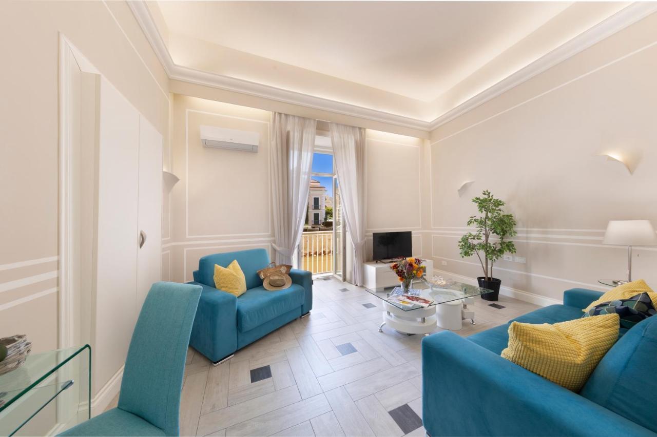 סורנטו Yourhome - Royal Blue Suite מראה חיצוני תמונה
